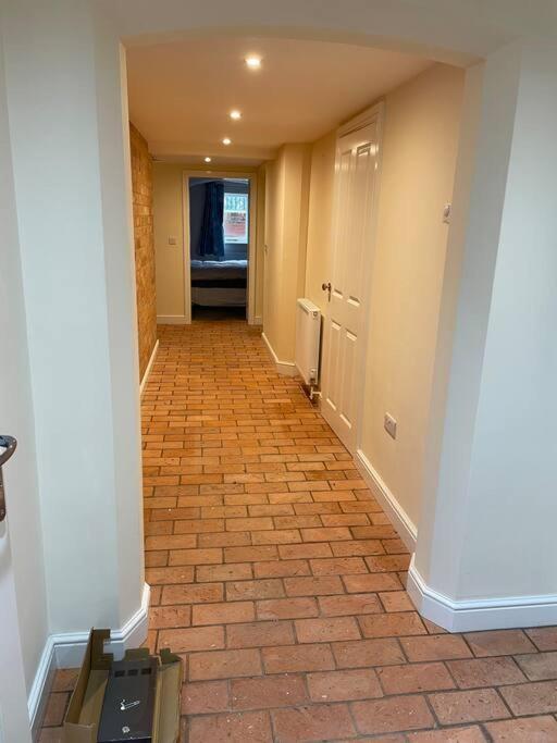 1 Hatton House 2 Bedroom 2 Bathroom Spacious Basement Flat Newark upon Trent 외부 사진